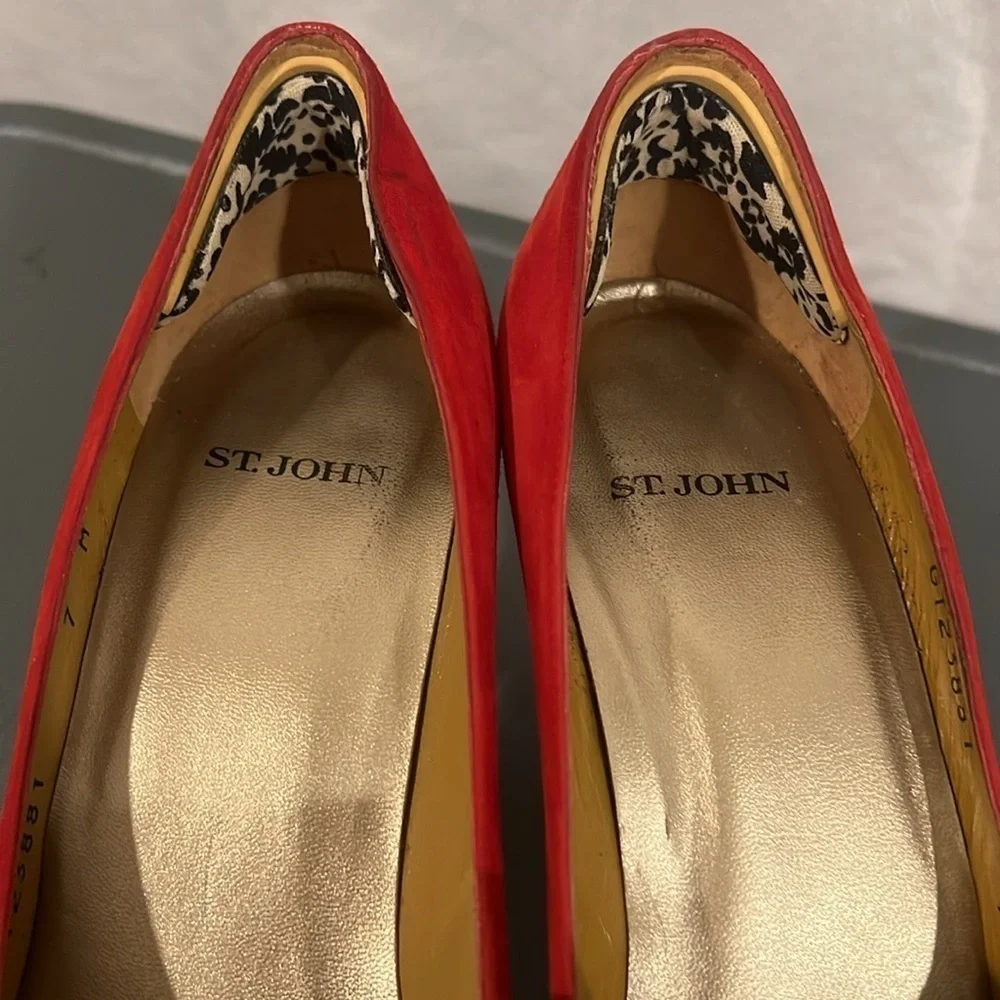 St. John Red Suede Pumps - Size 7 - Classic Platform High Heel Shoes